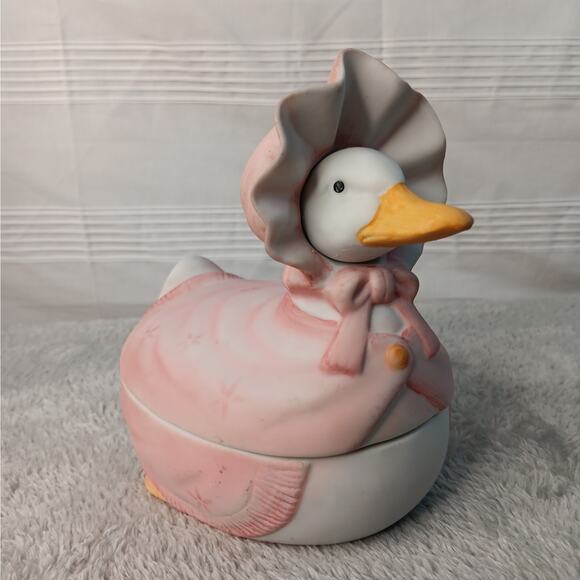 Charming Pink Duck Ceramic Basket - Picture 1 of 13